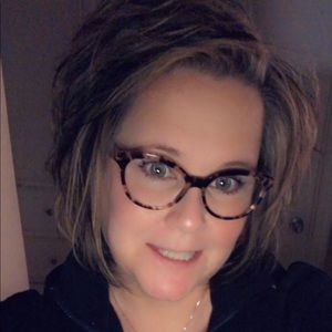 Meet your Posher, April lynn